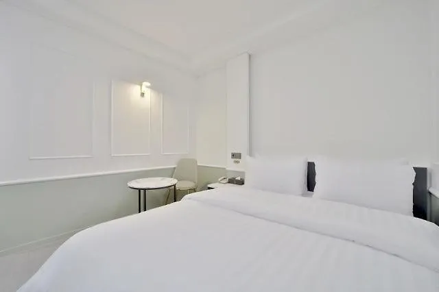 Motel Gangnam Bom